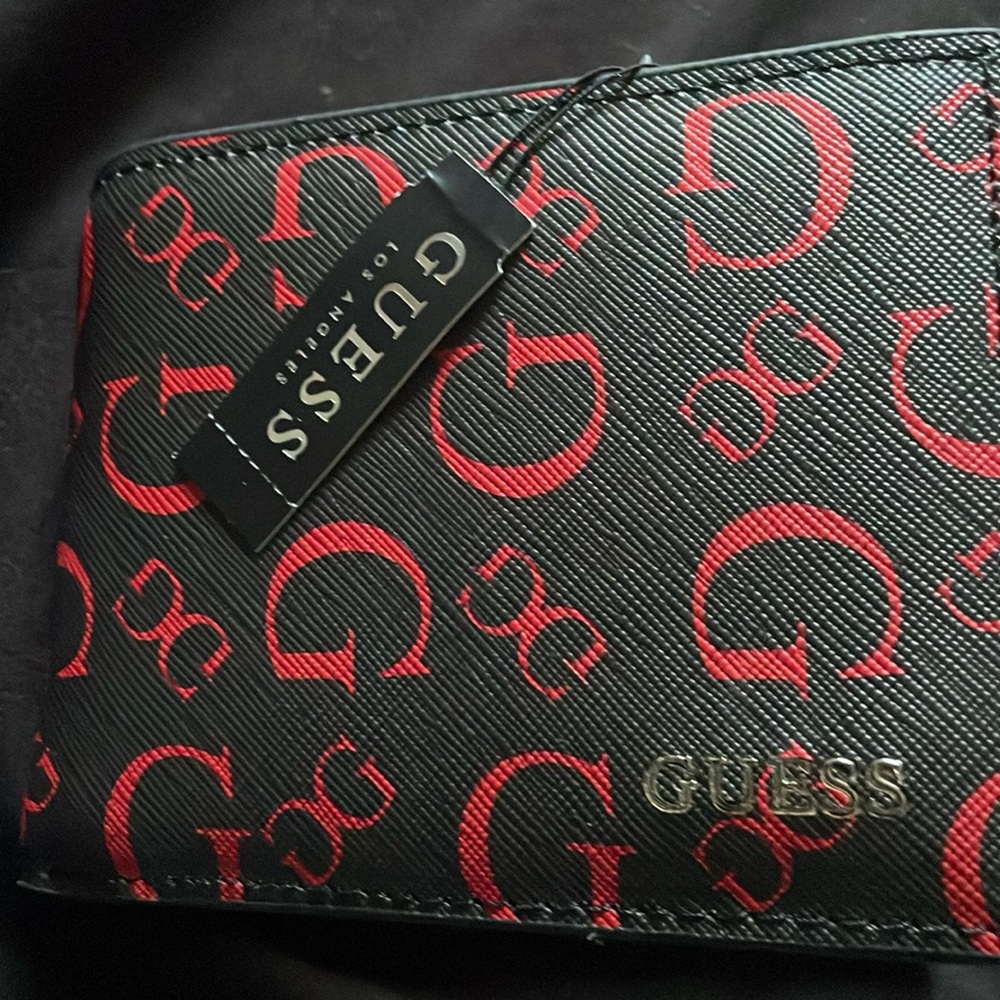 Men’s guess wallet